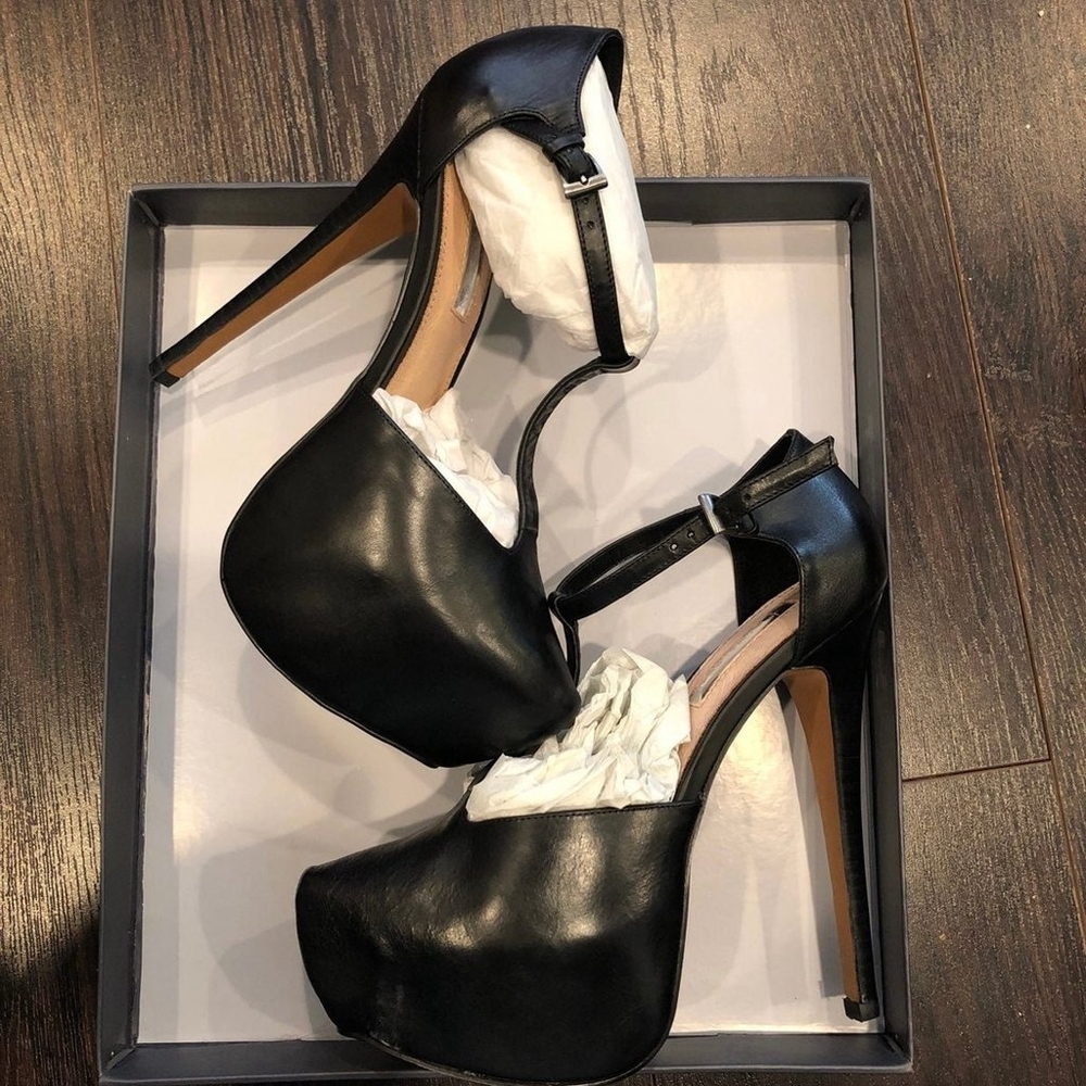 HALSTON NADINE PLATFORM LEATHER HEELS